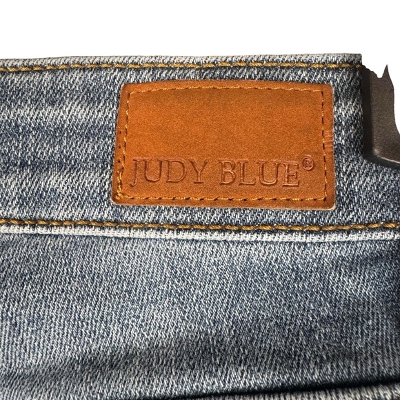 Judy Blue Women’s Jeans Relaxed Fit Size 3/26 Distressed Blue - Picture 8 of 9